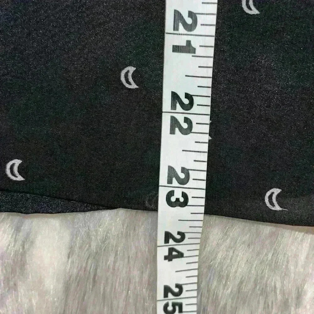 WAYF Micah Ruffle Sleeve Black White Crescent Moon Print Blouse sz small - Picture 7 of 7